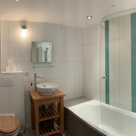 Petit Brio - Fabulous In Sleeps Up To 4 Apartment